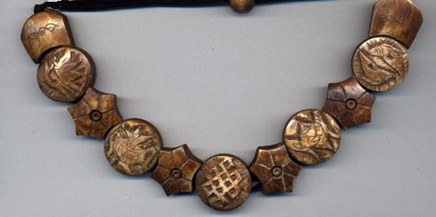 Juju Small Bone Necklace with flowers
